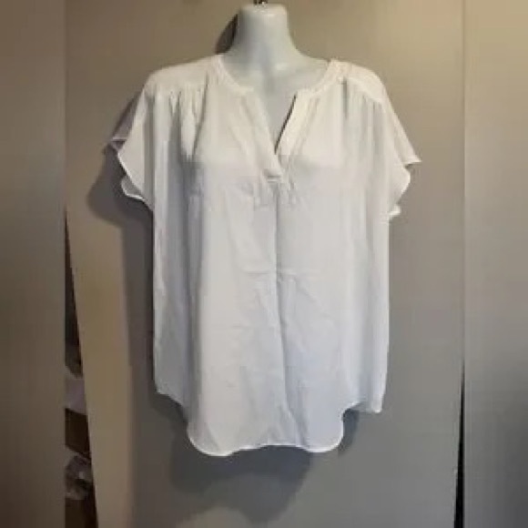 Banana Republic Tops - Banana Republic White V-Neck Flutter Sleeve Blouse